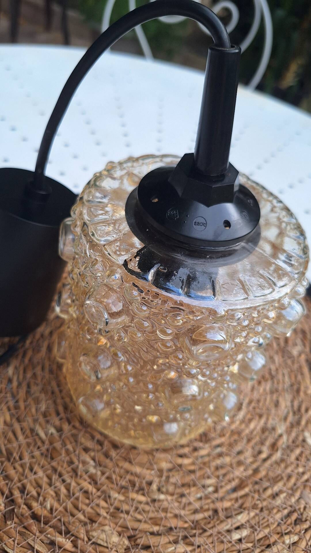 Suspended portable lamp