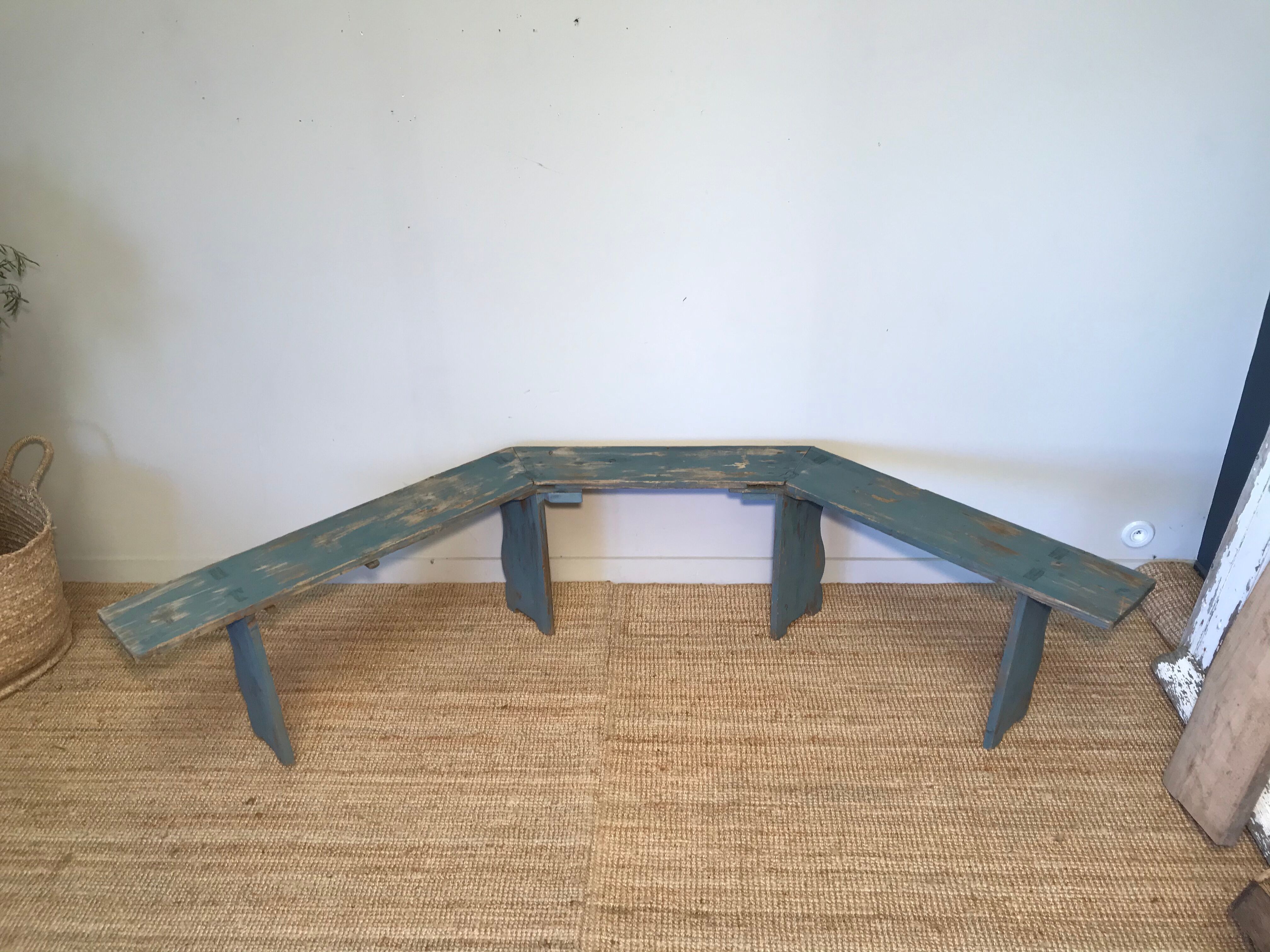 Corner bench 1920
