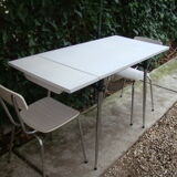 Ancient formica table and chairs
