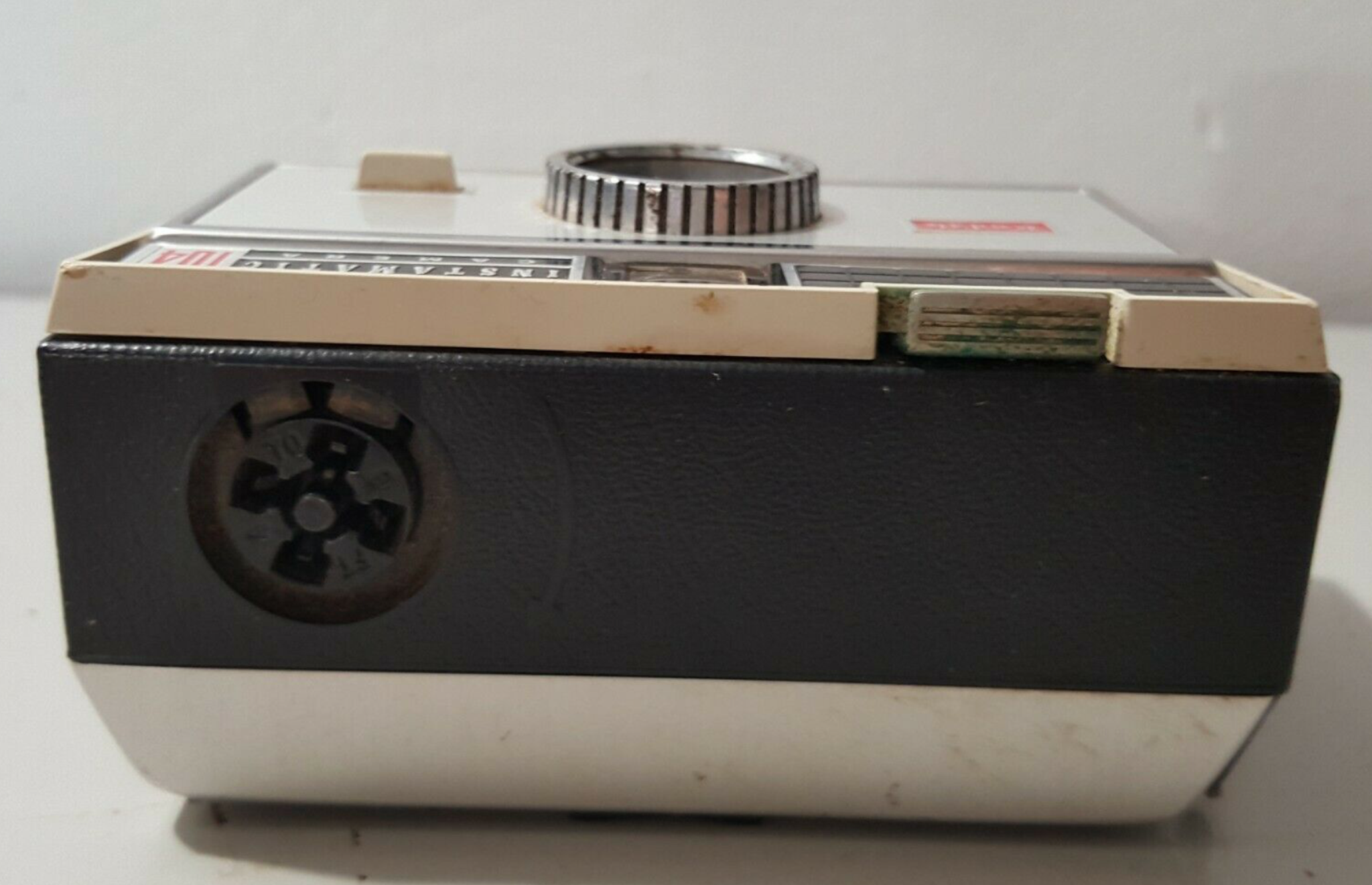 Appareil photo ancien vintage kodak instamatic 104