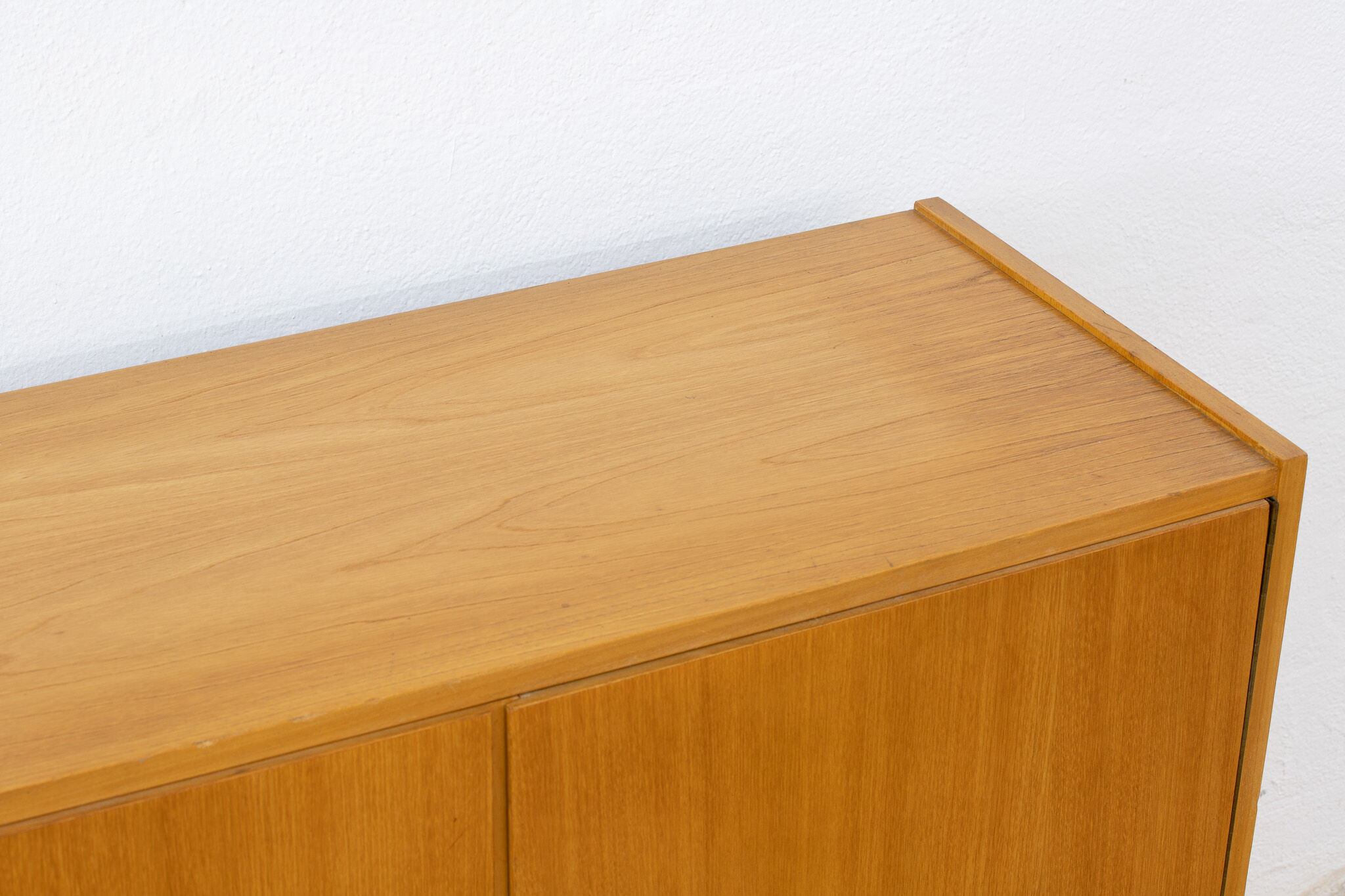 Scandinavian sideboard 90 cm