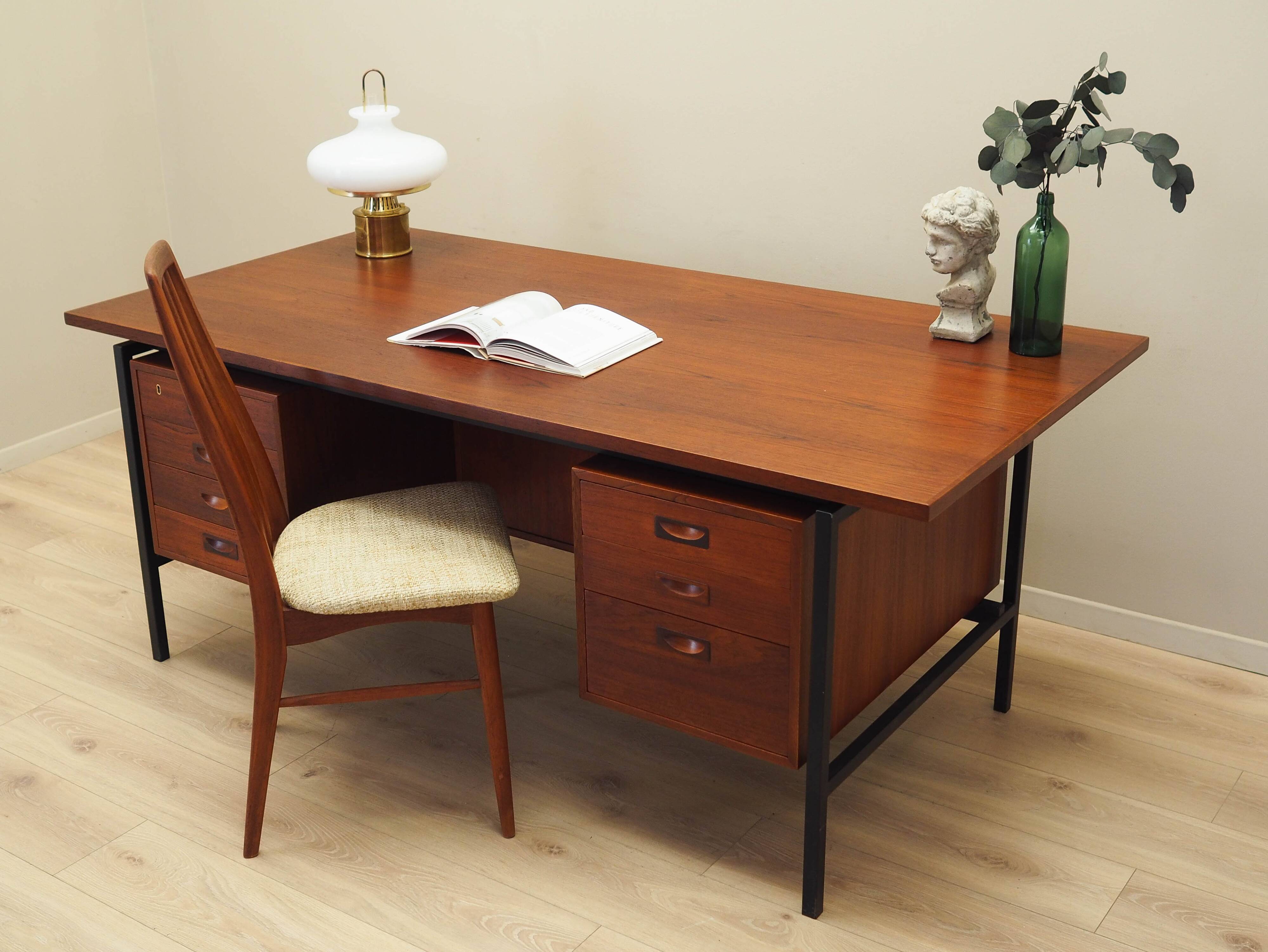 Teak desk, Danish design, 1970s, manufacturer: Denmark