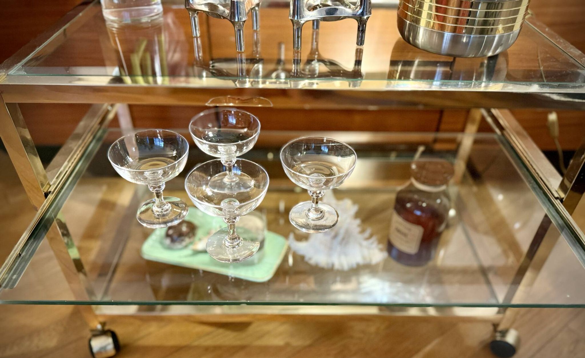 Titre  Desserte Hollywood Regency chrome & verre – années 70