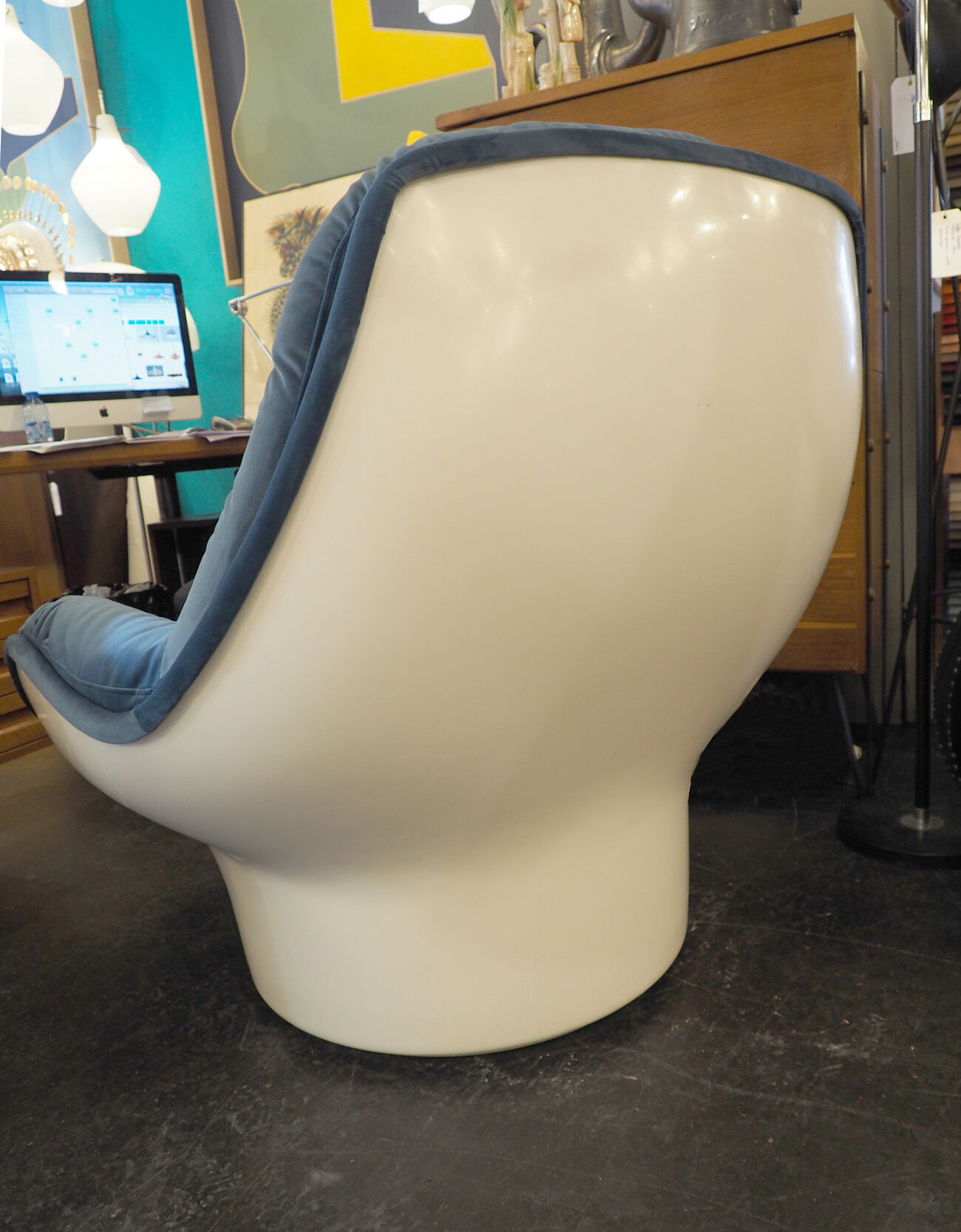 Chair Yoga of Michel Cadestin for Airborne