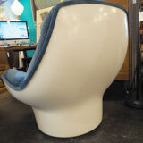 Chair Yoga of Michel Cadestin for Airborne