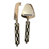 Set of serving cheese knives