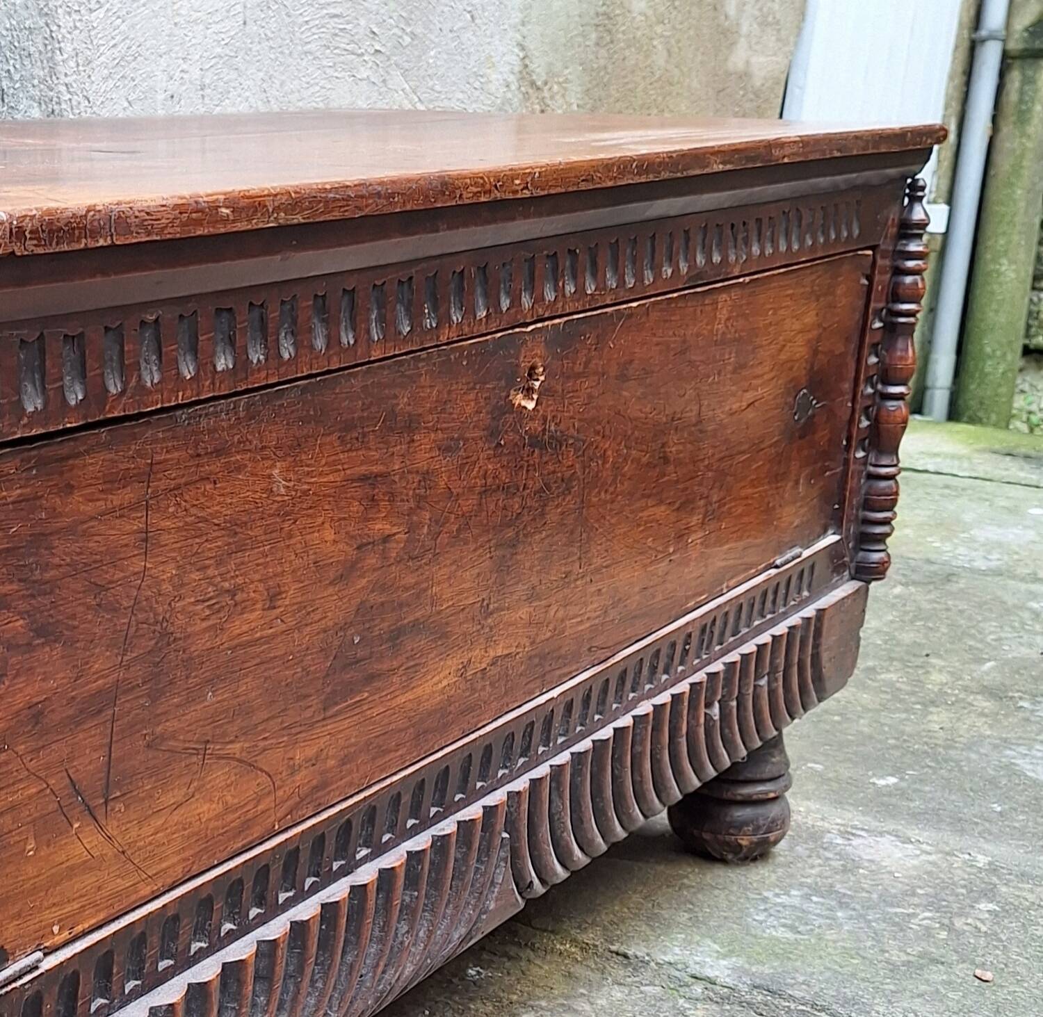 Coffre de mariage cassone en bois