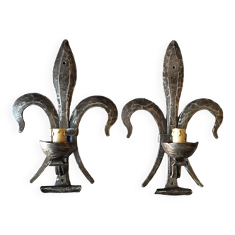 Brutalist iron wall light "fleur de lys"