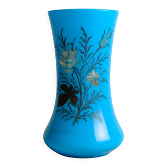 Ancien vase en opaline bleu