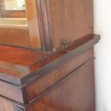 Meuble de métier de pharmacie 6 portes en partie vitrée 19ème en noyer