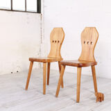 Set of 2 pine kitchen chairs