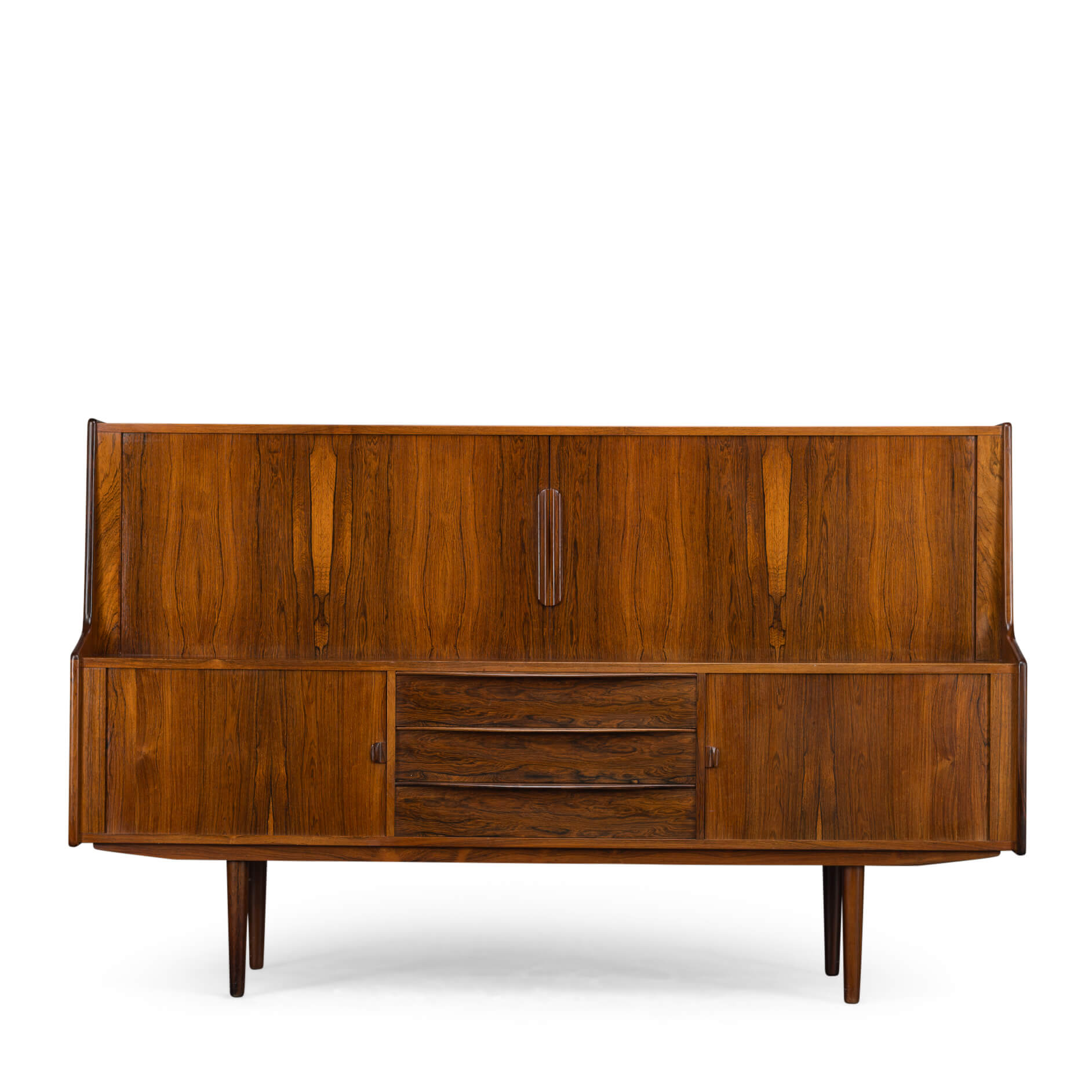 Buffet en palissandre haut avec portes tambour fabriqué par Farstrup, années 1960.