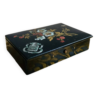 19th-century Chinese lacquer box, handmade motifs, coat of arms of PARIS