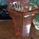 Vase en verre rose