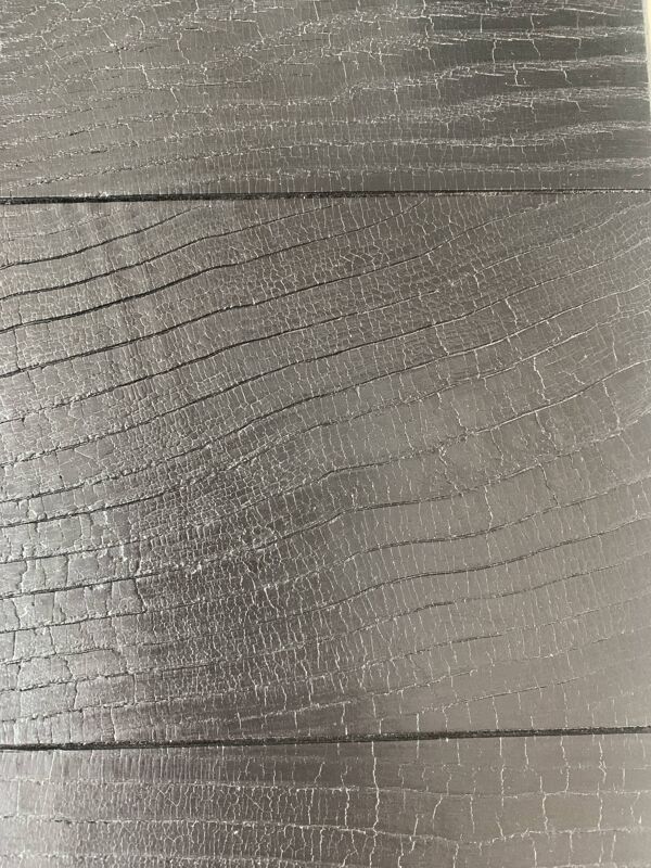 Table basse ronde finition bois brulé, shou-sugi-ban