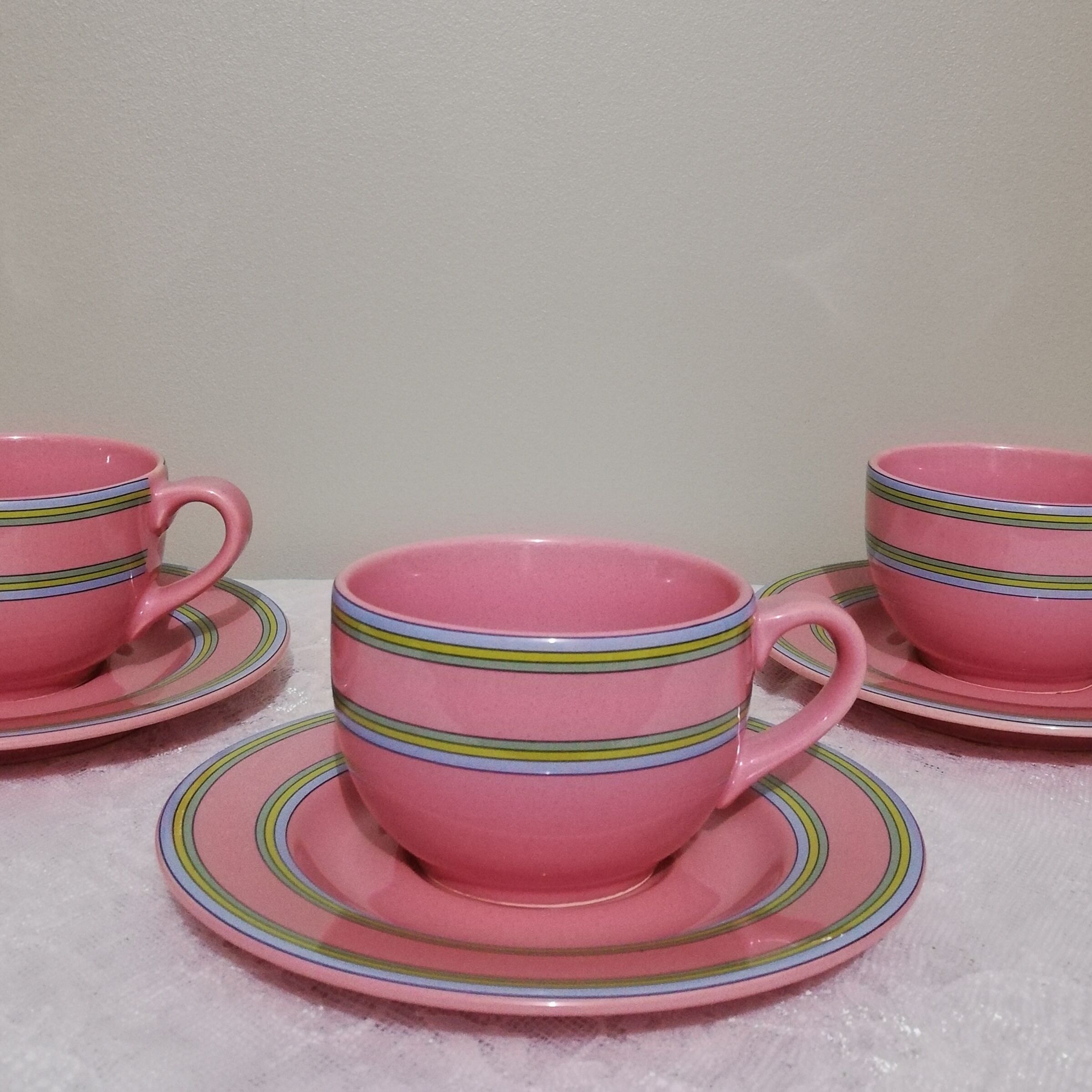 Trois tasses à café ou à thé en céramique allemande