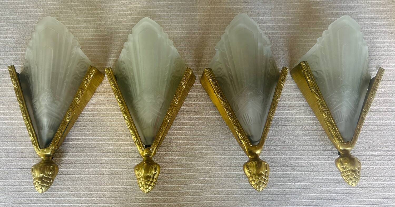 4 Art Deco wall lights
