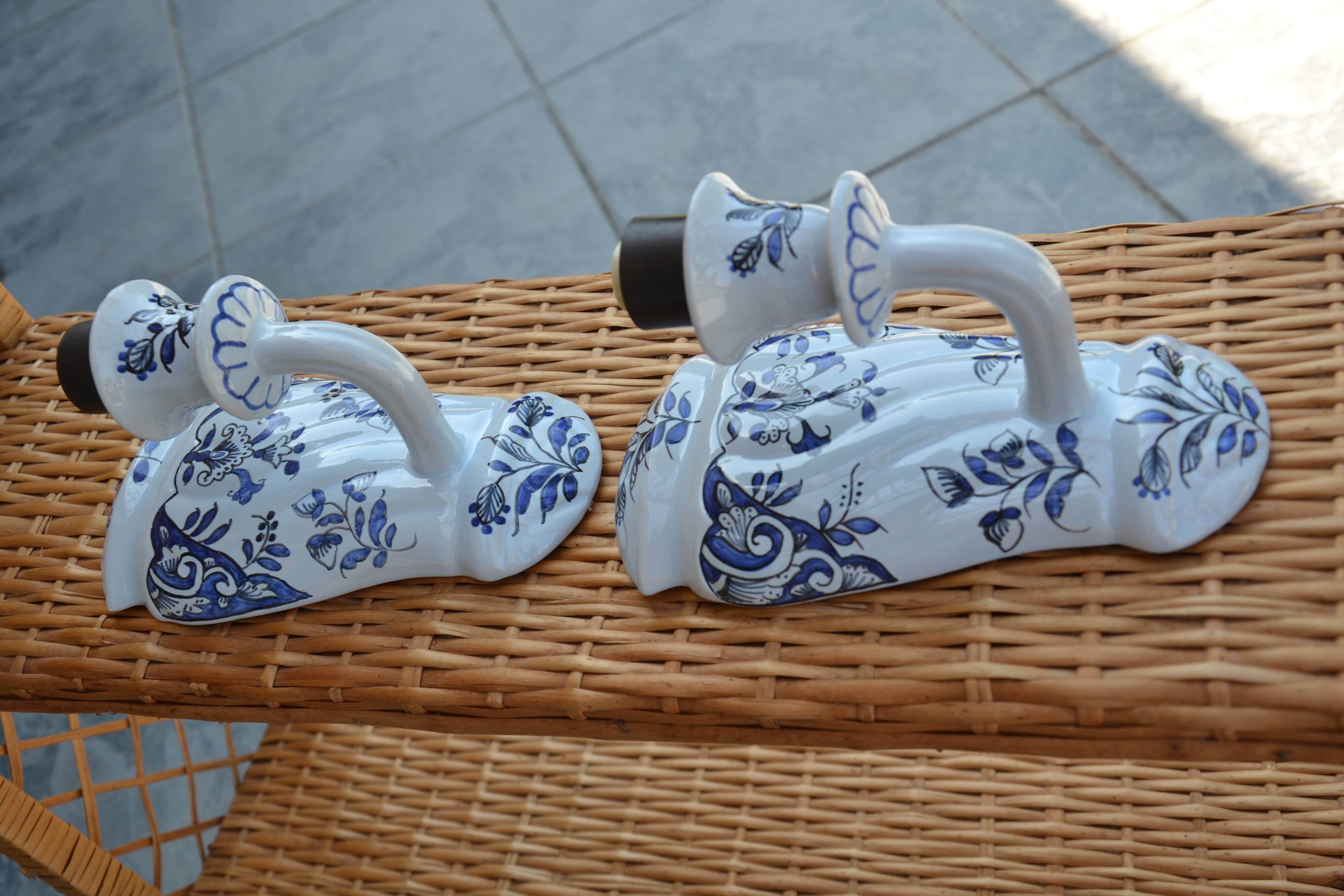 2 ceramic wall lights