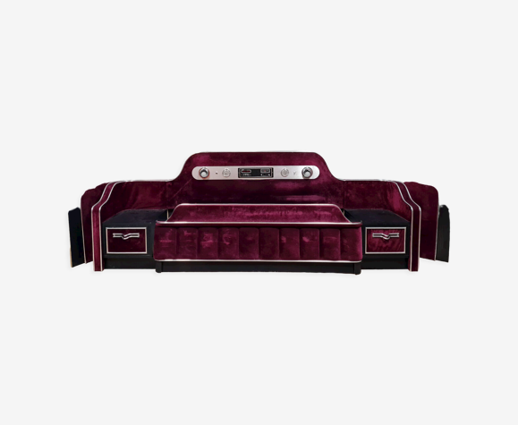 Lit Poltrona Frau en velours de couleur violine vers 1970
