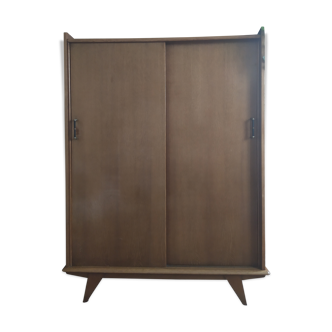 Wardrobe, compass feet