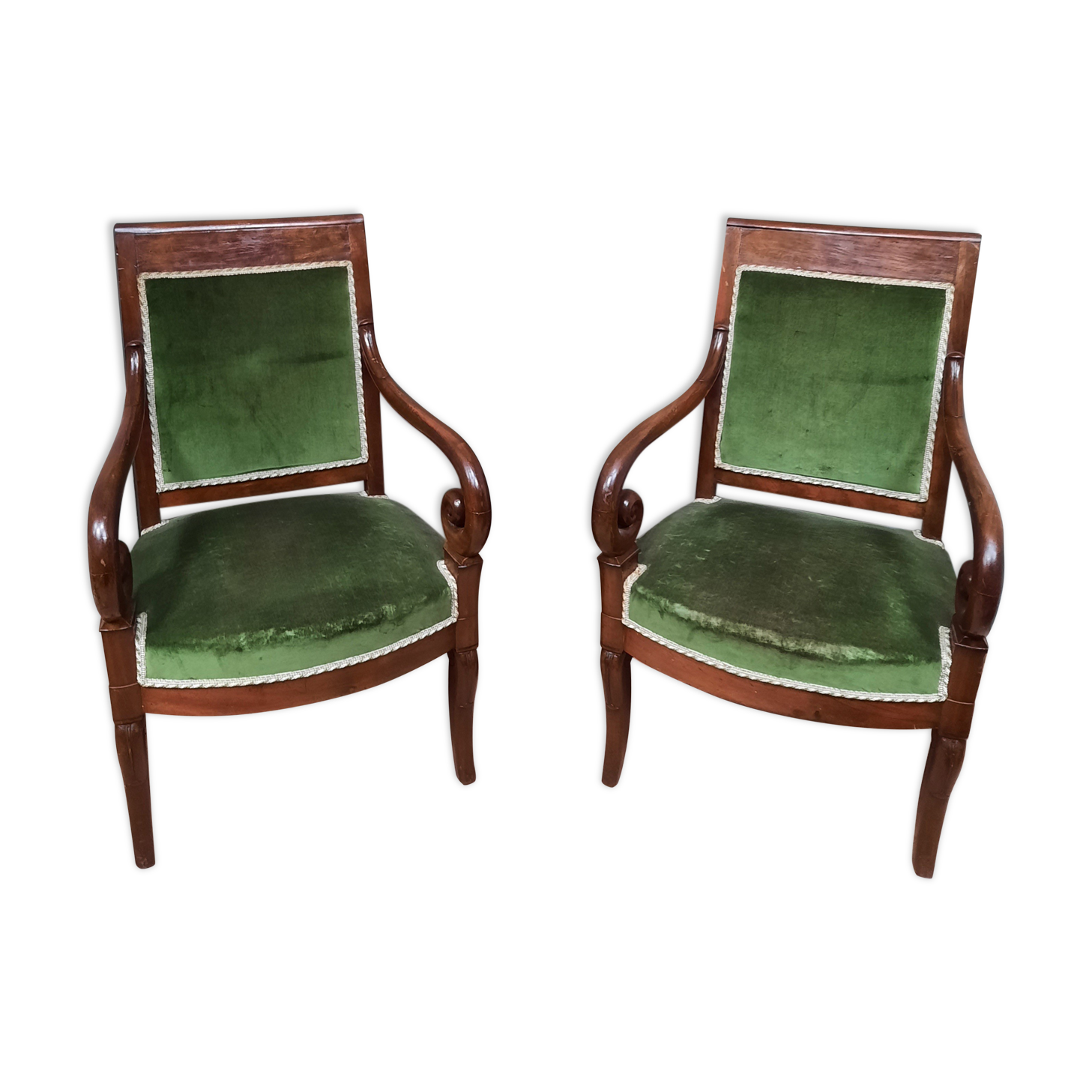 Pair of armchairs with acajoi butts