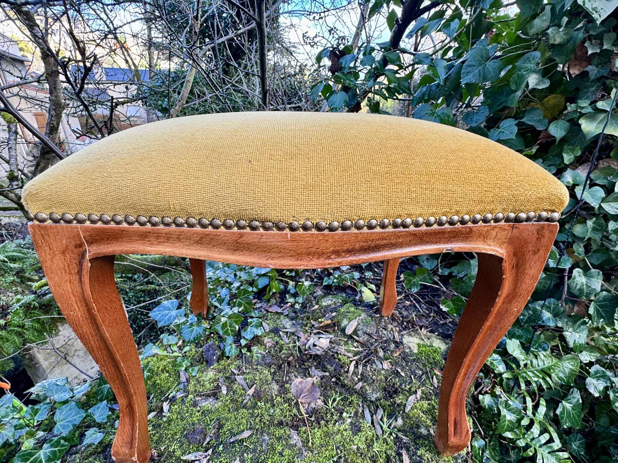 Large studded footrest in Louis XV style