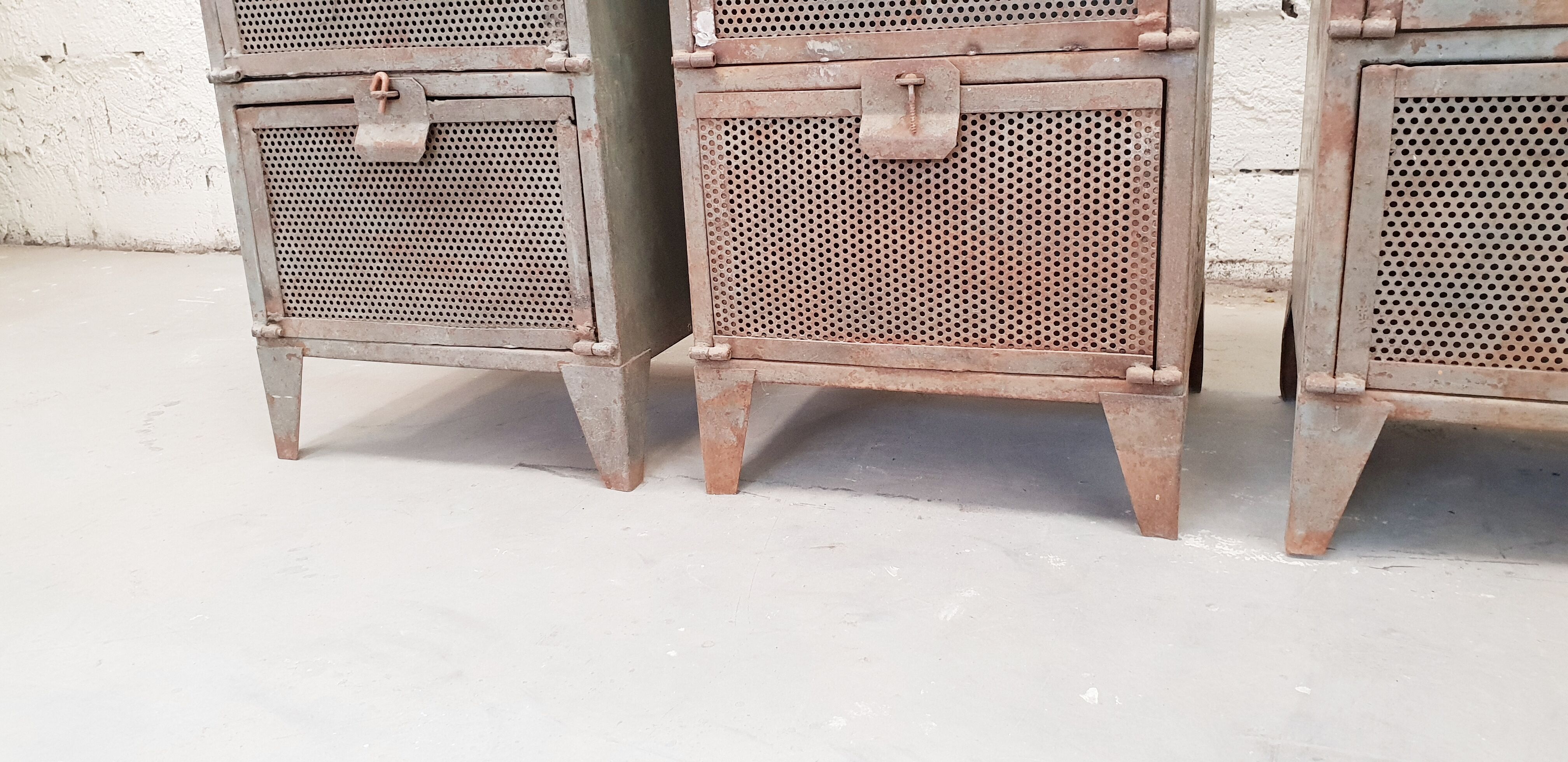 4 industrial workshop maids