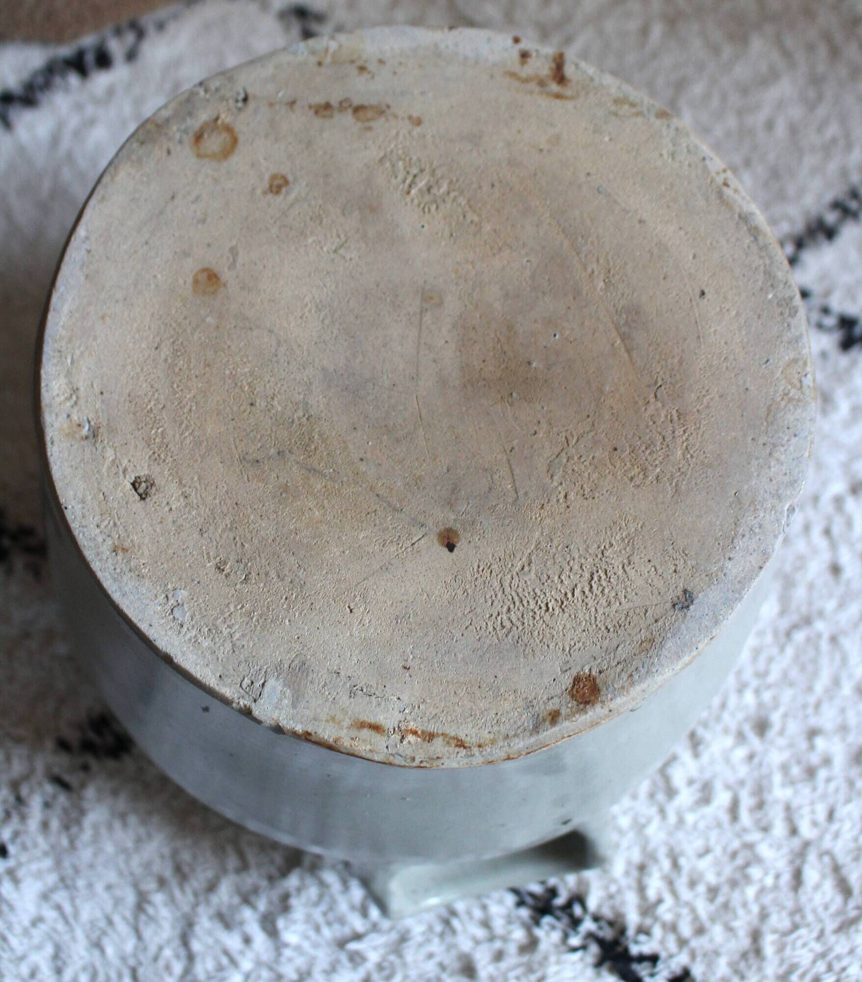 Large vase glazed stoneware in greige.