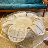 Table basse fleur en rotin