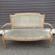 Salon de style Louis XVI en bois doré et velours