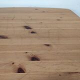 Extendable pine table