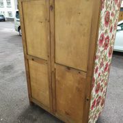 Armoire - penderie - Ancienne - Bois - Tissu Floral - Artisanal
