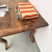 Table, drapière en noyer, XIXème s.