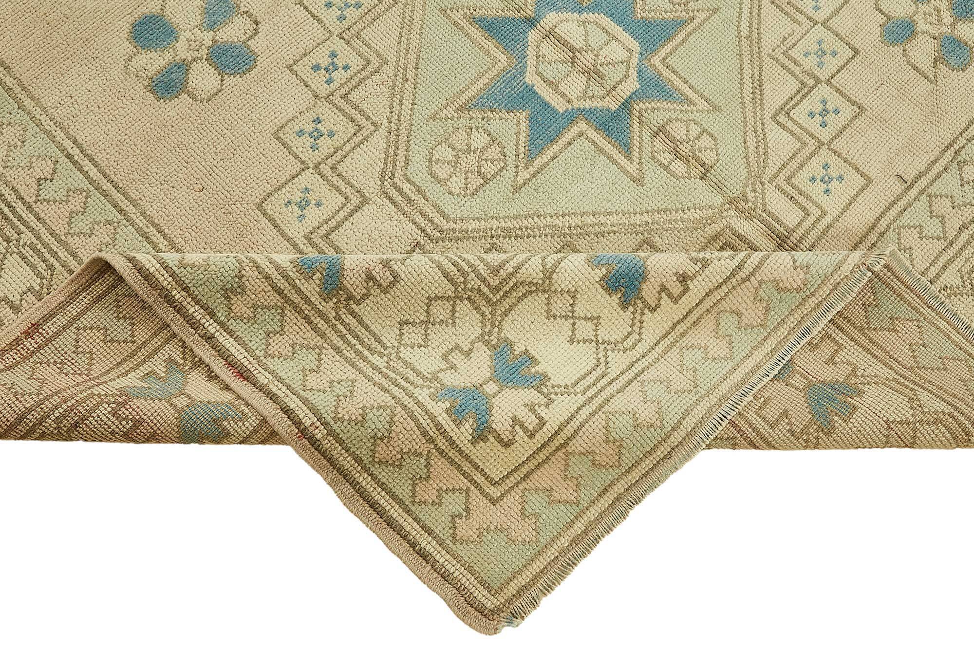 Turkish Vintage Anatolian Rug 176 cm x 266 cm