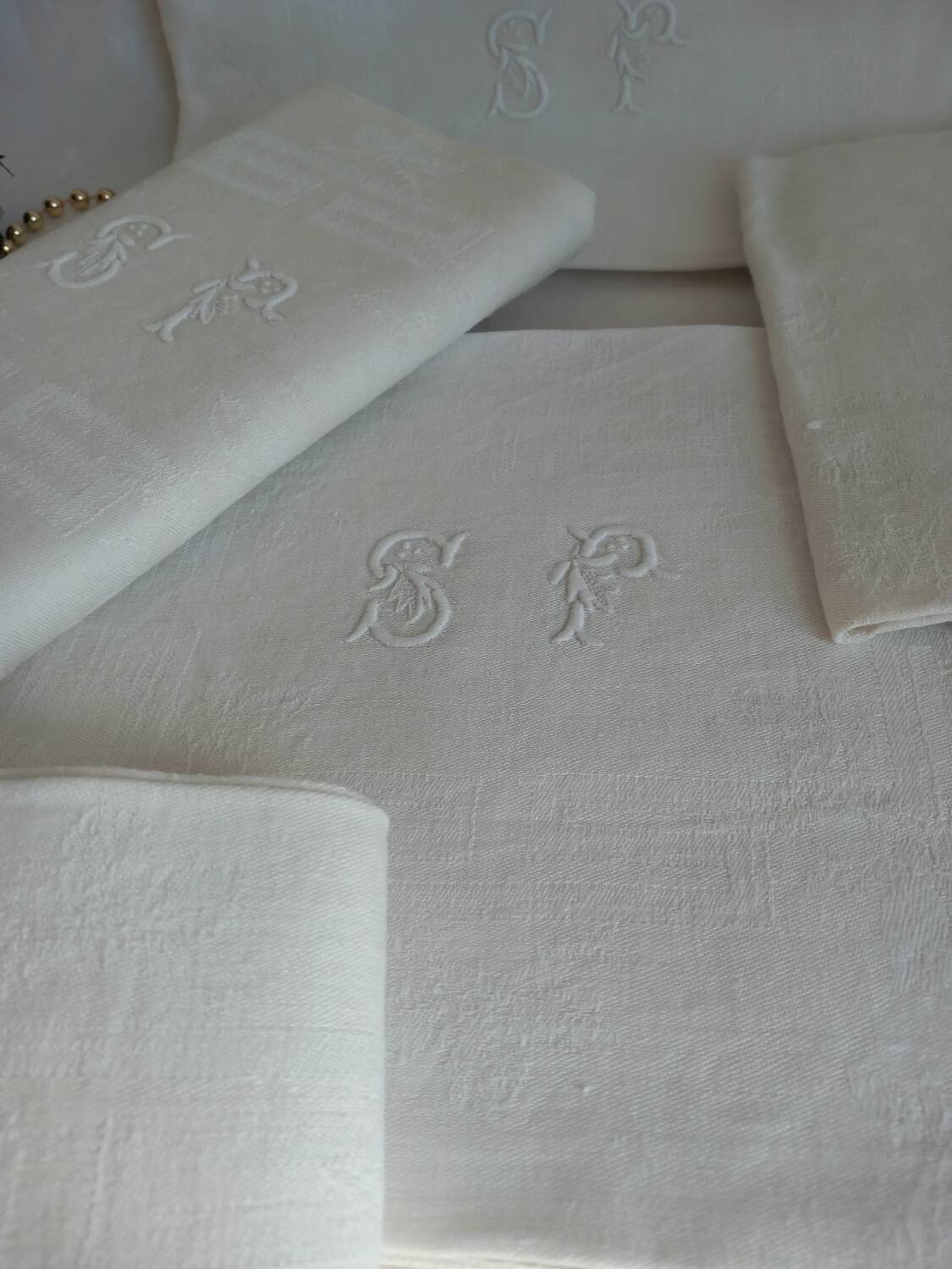 12 antique damask monogrammed napkins, 19th century