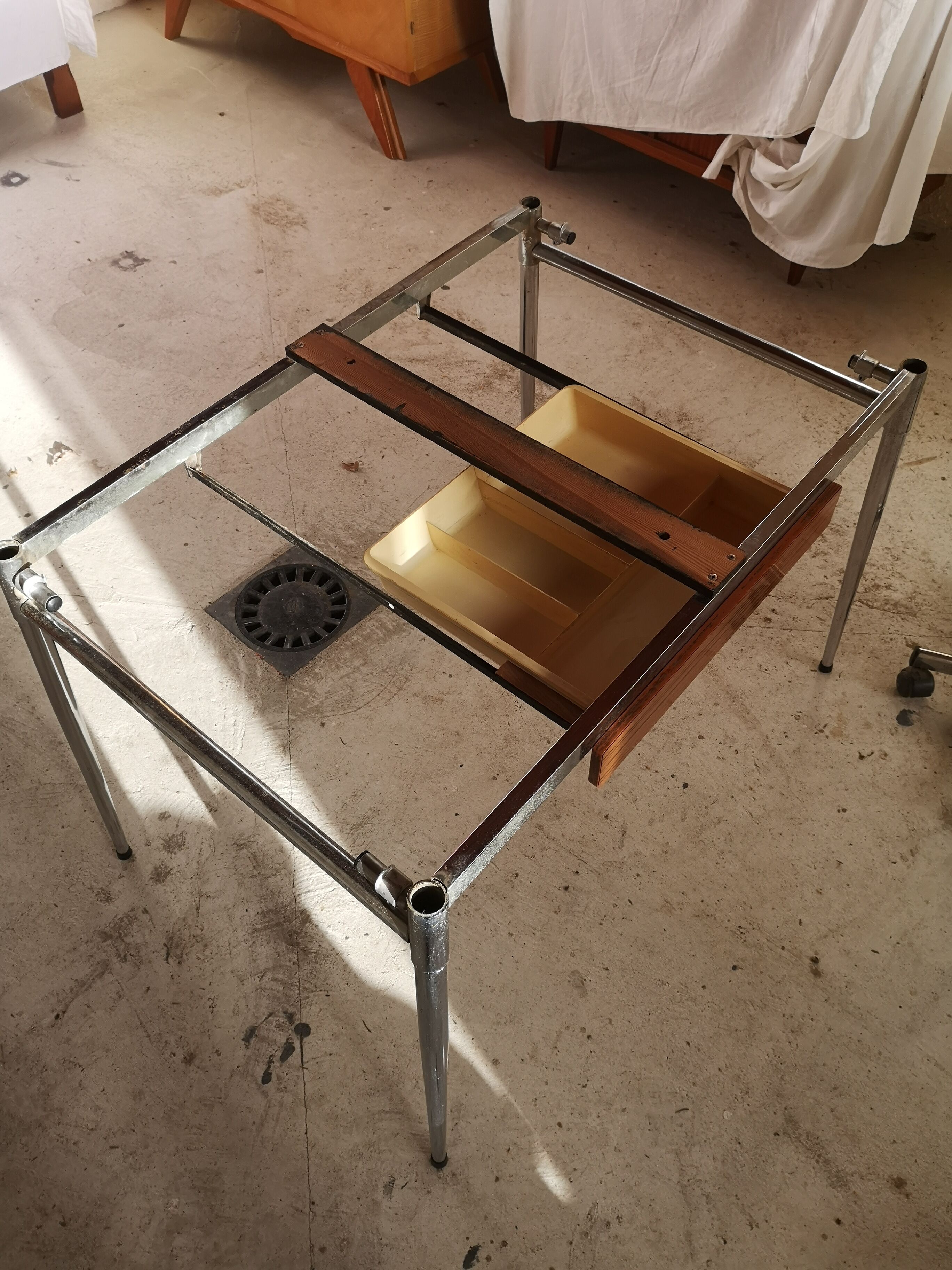 Kitchen table formica 1950s