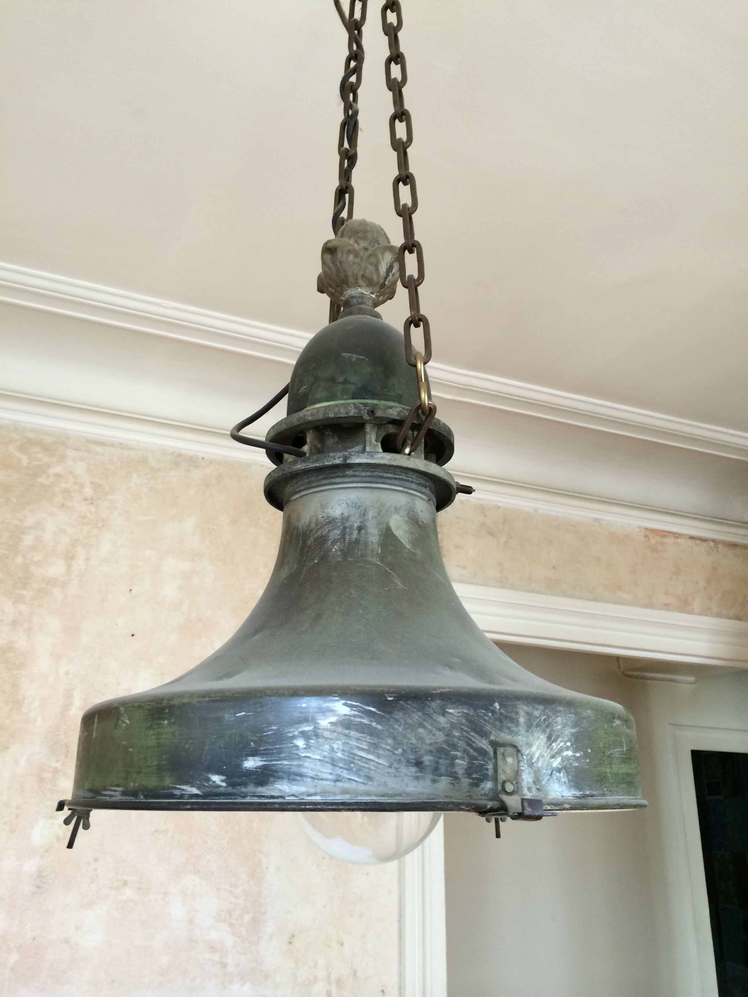 Zinc and ceramic suspension