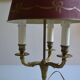 Lampe bouillotte 3 feux bronze et abat jour tôle bordeaux