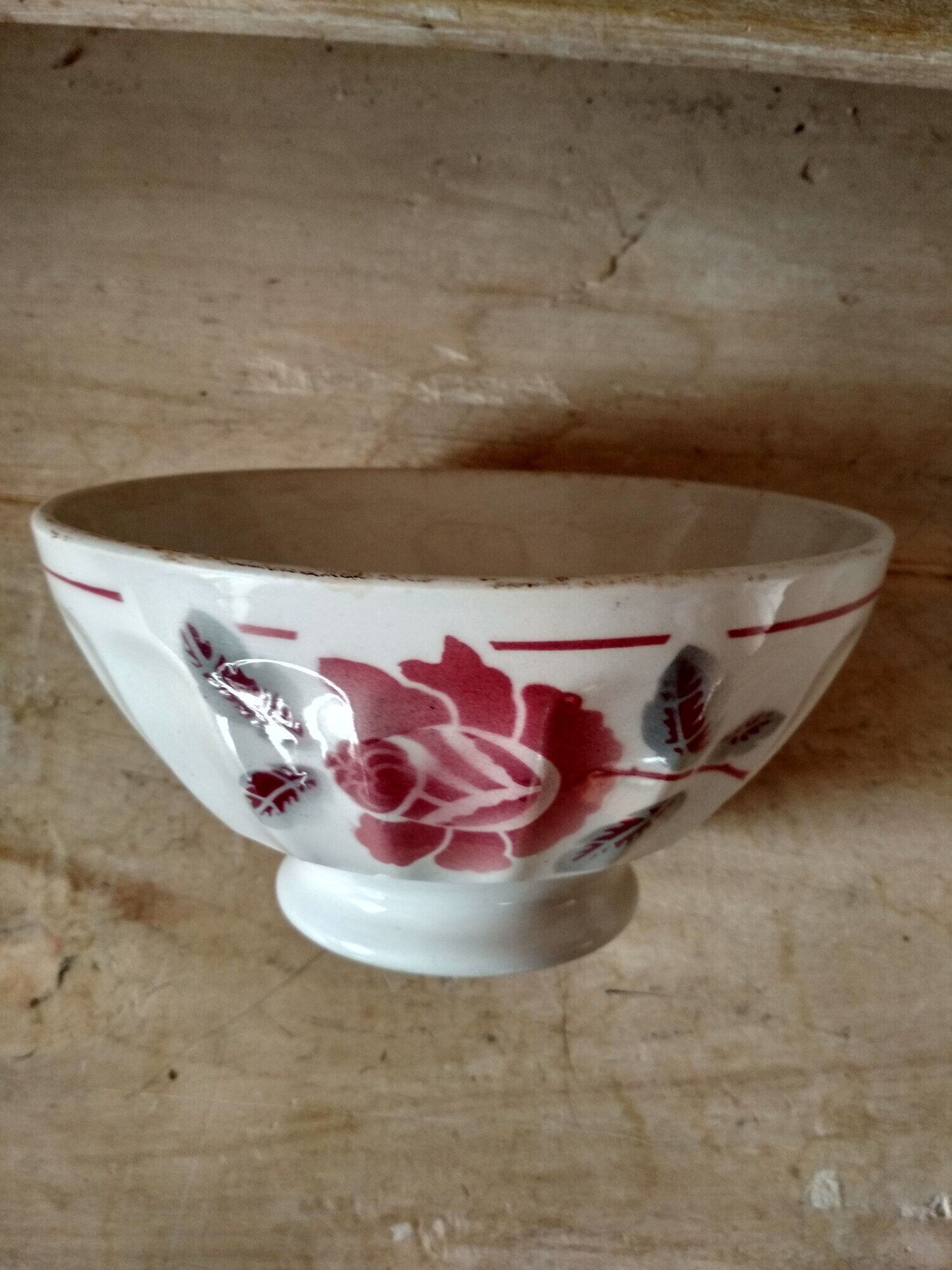 Ceramic bowl with pink flower décor