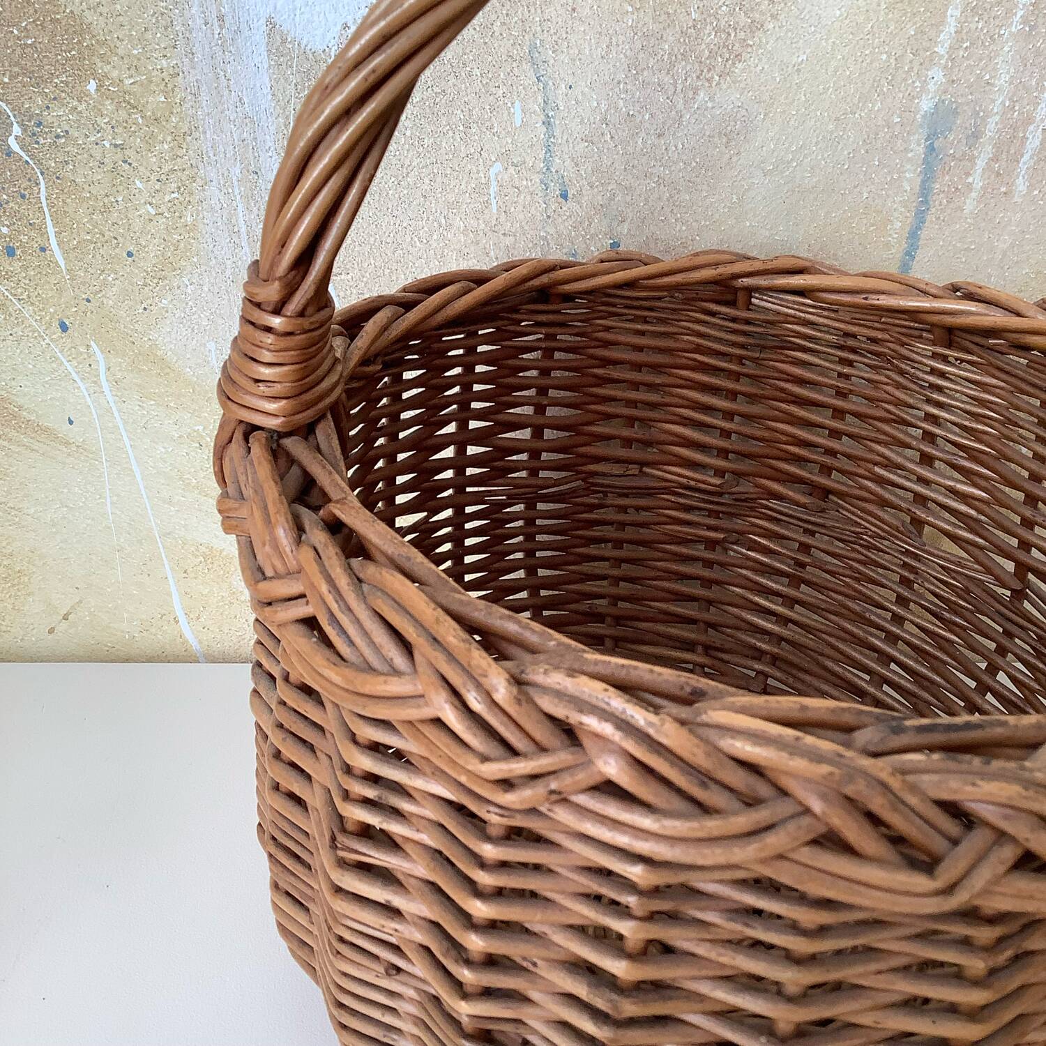 Small round basket