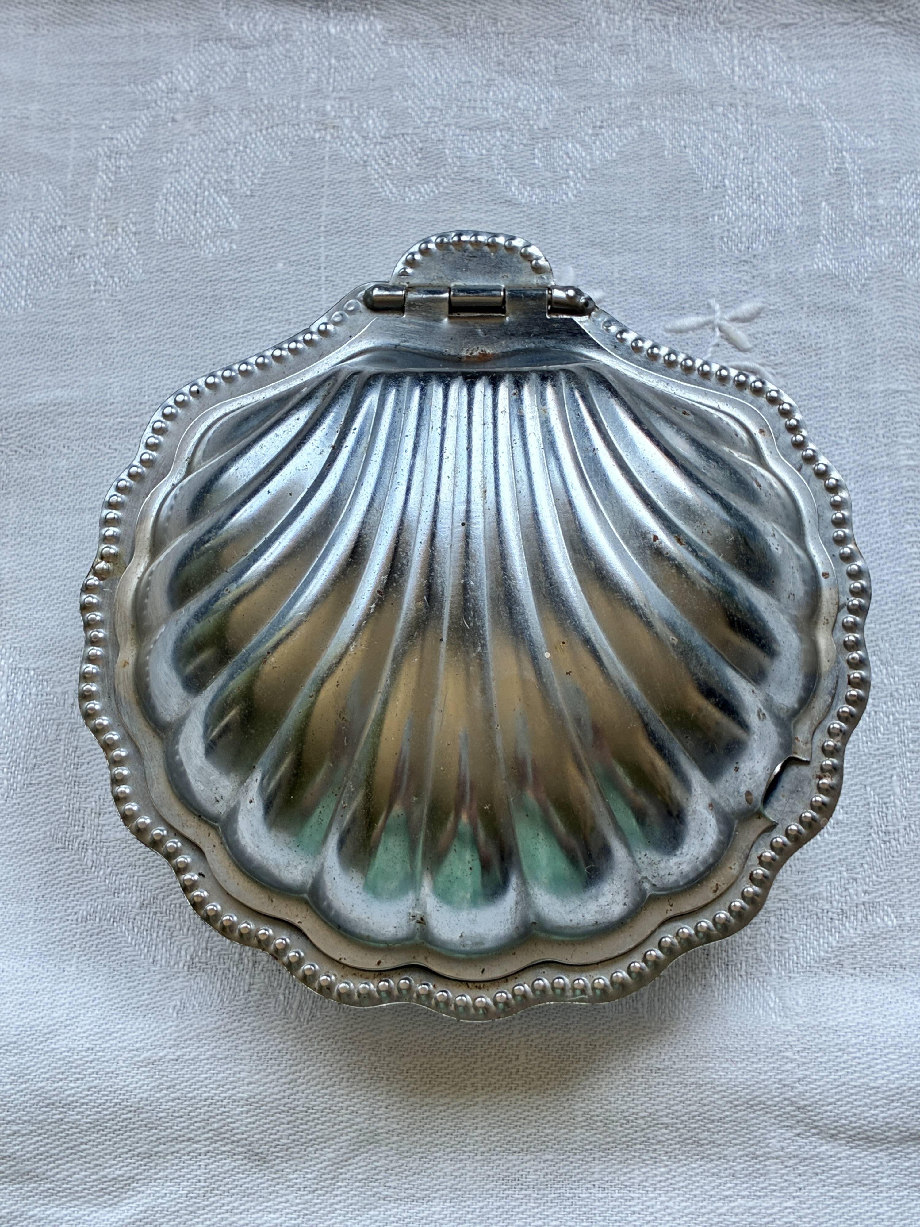 Shell butter dish blue