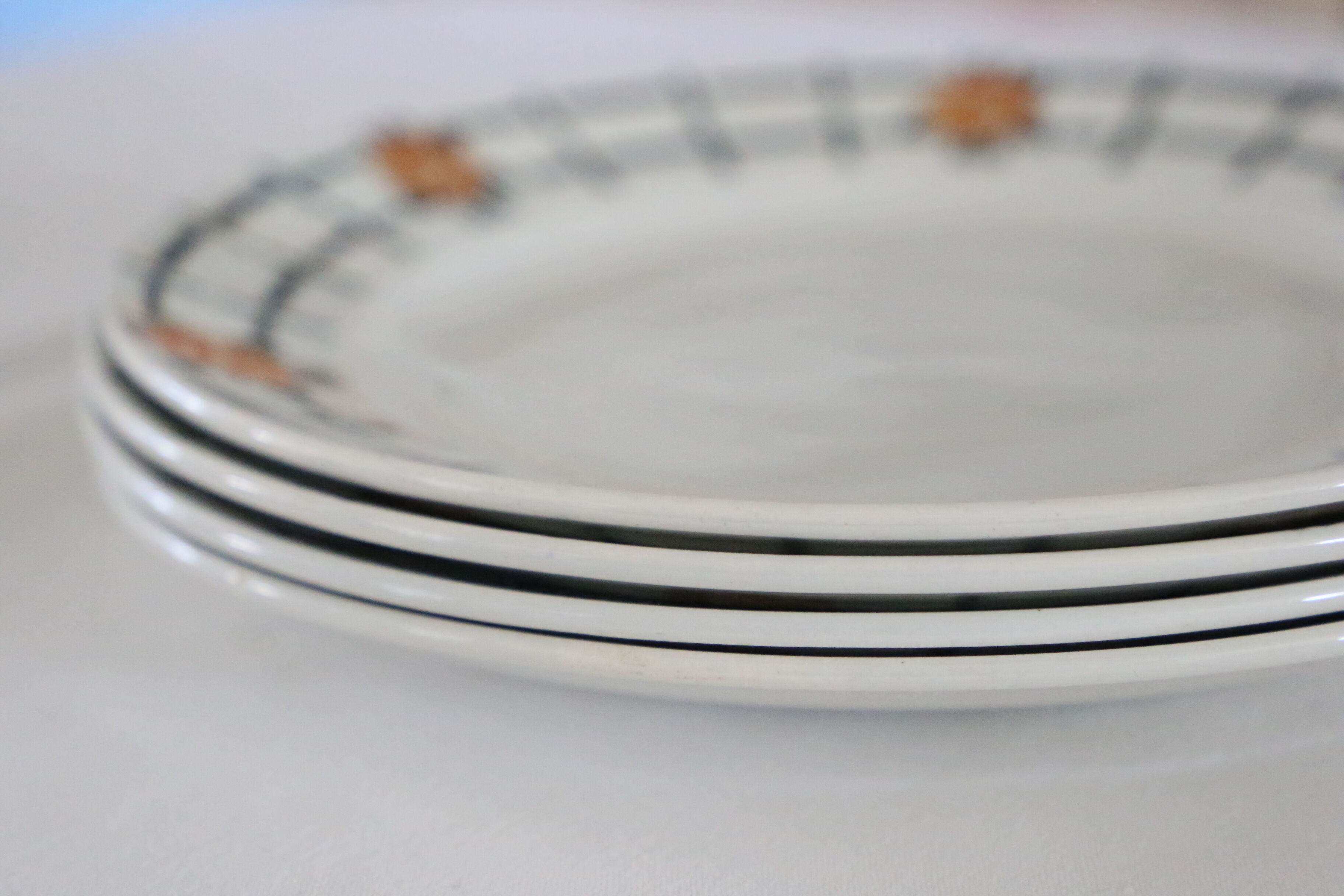 Ensemble de 4 assiette L'Amandinoise, motif géométrique, vintage français, rustique, campagne