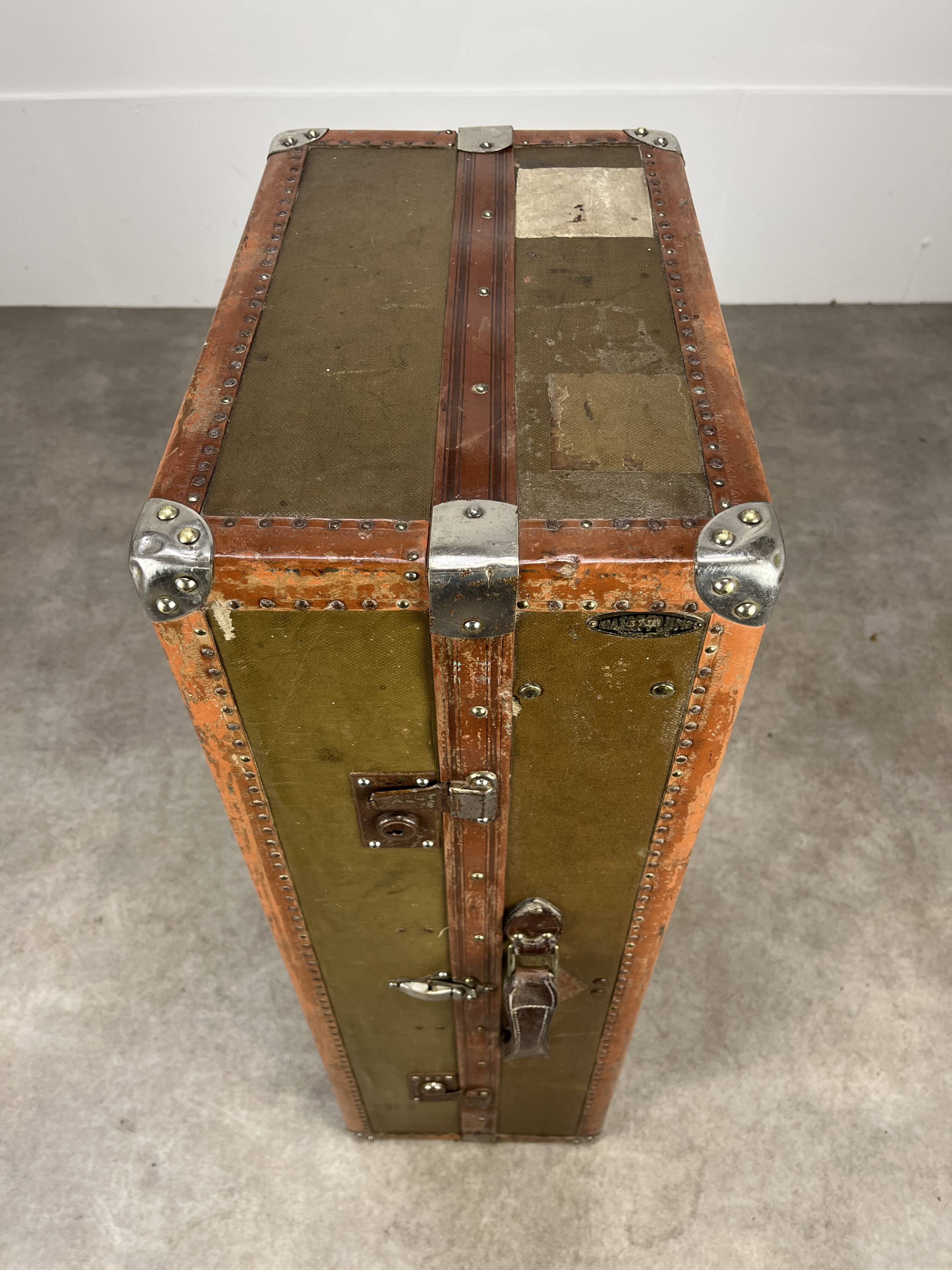 “MallePlume Paris” cabin trunk