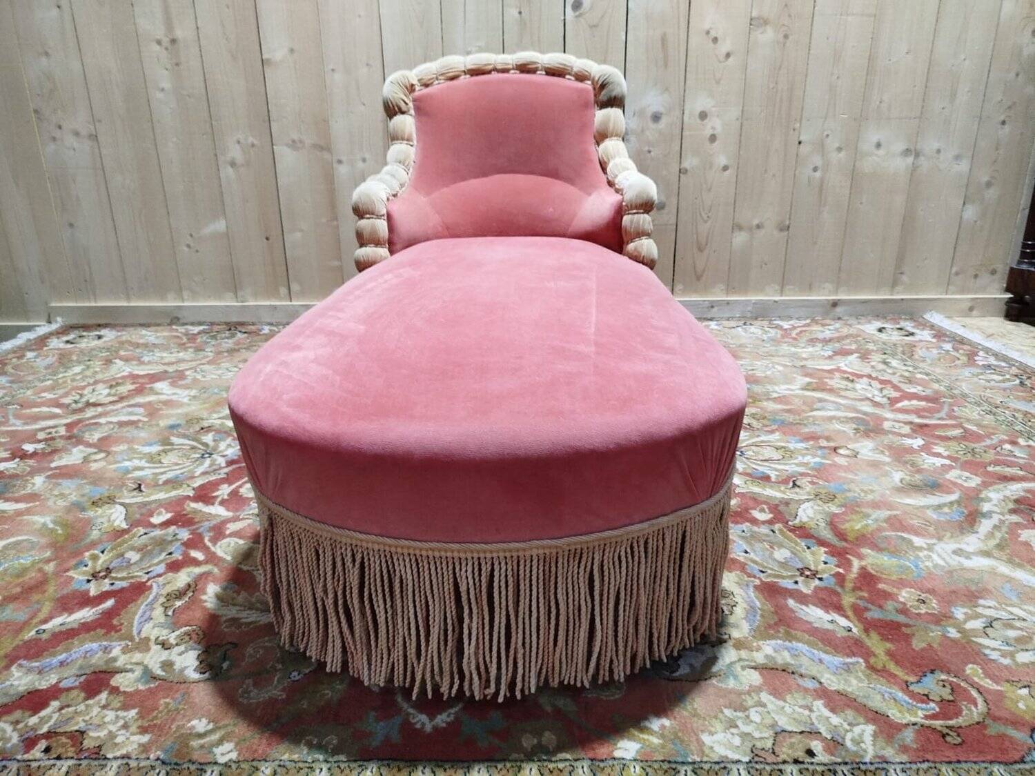 Napoleon III period pink velvet meridian.