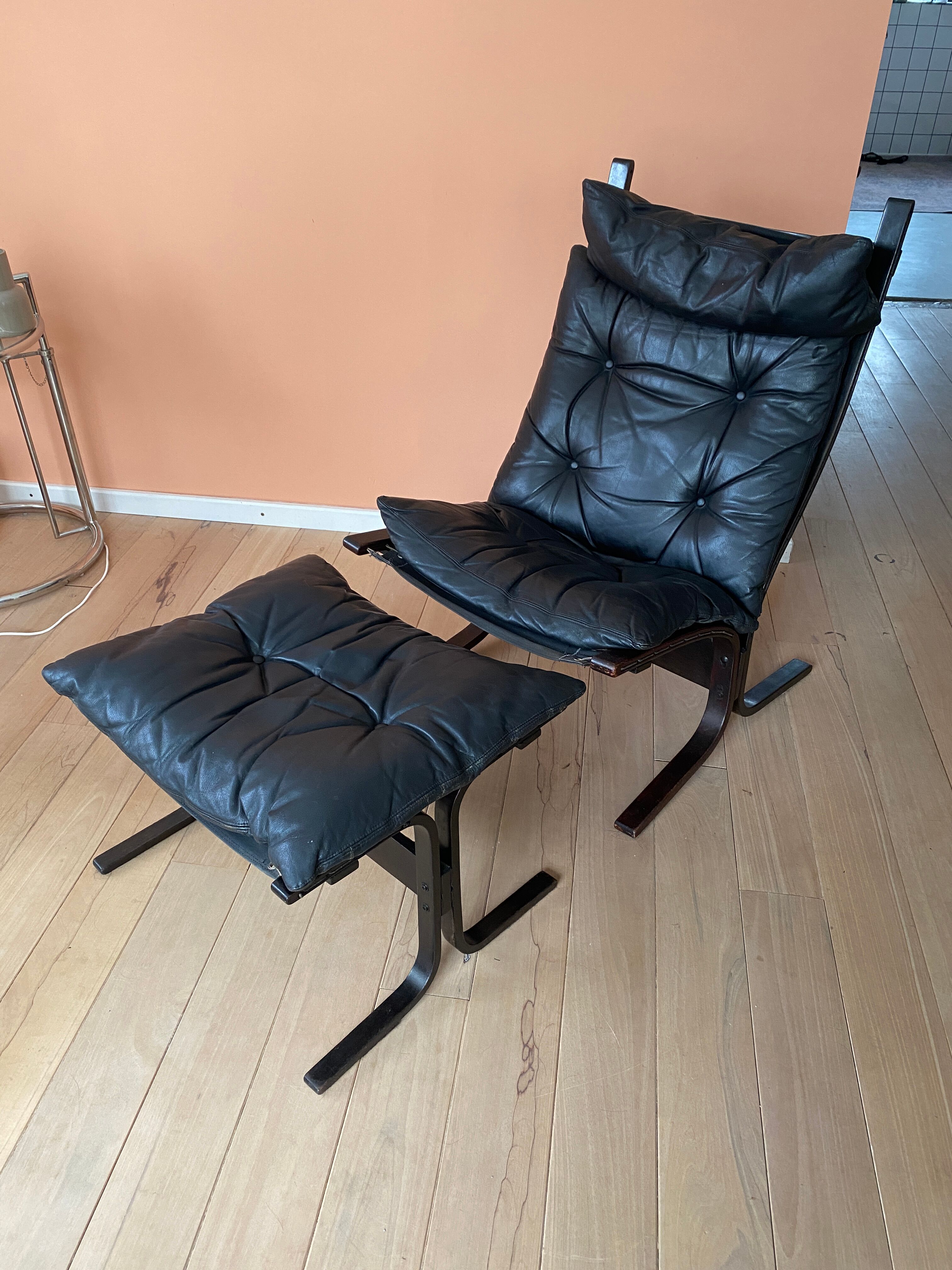 Vintage design Westnofa Lounge chair & ottoman
