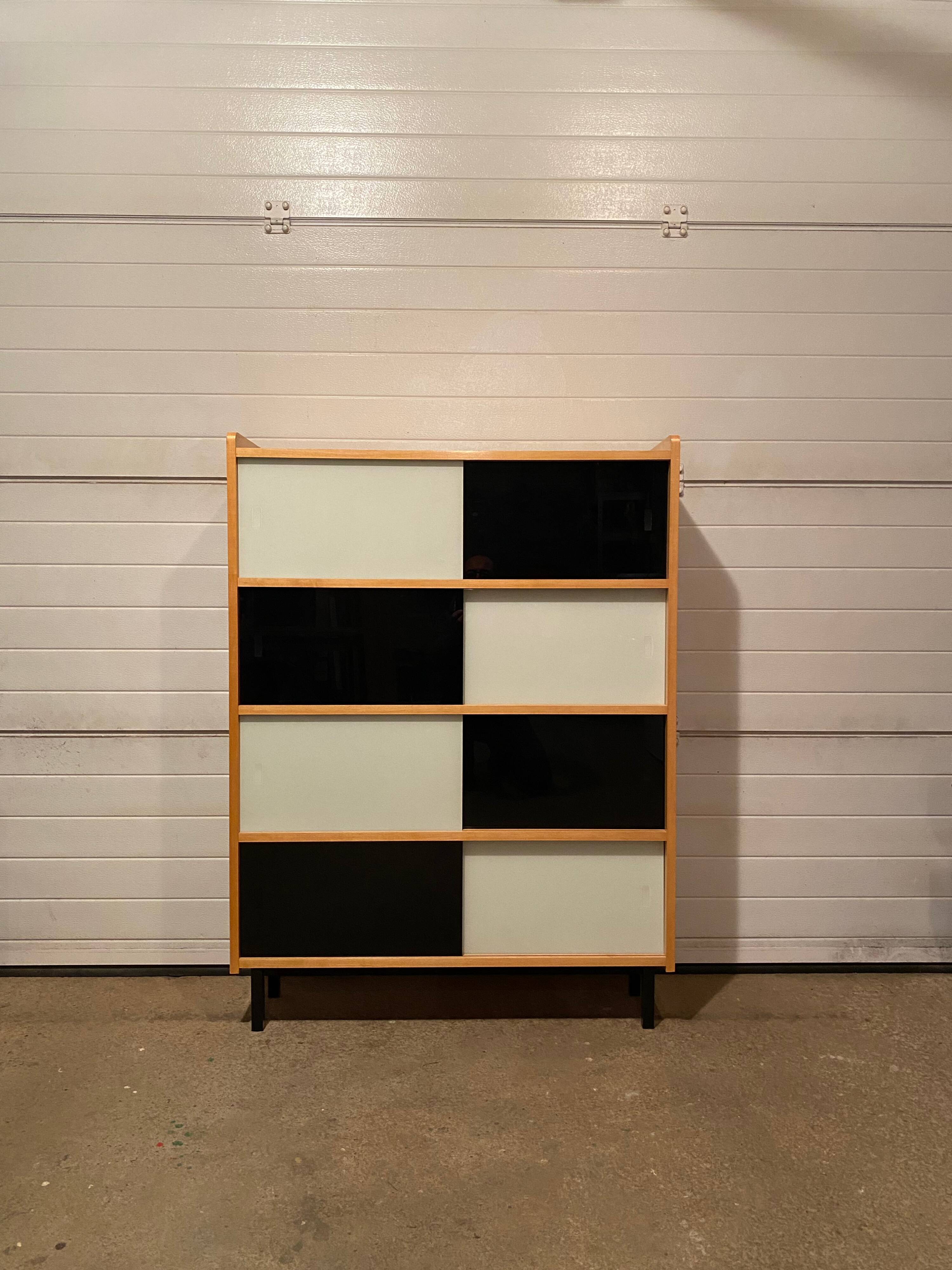 Vintage bookcase/display cabinet
