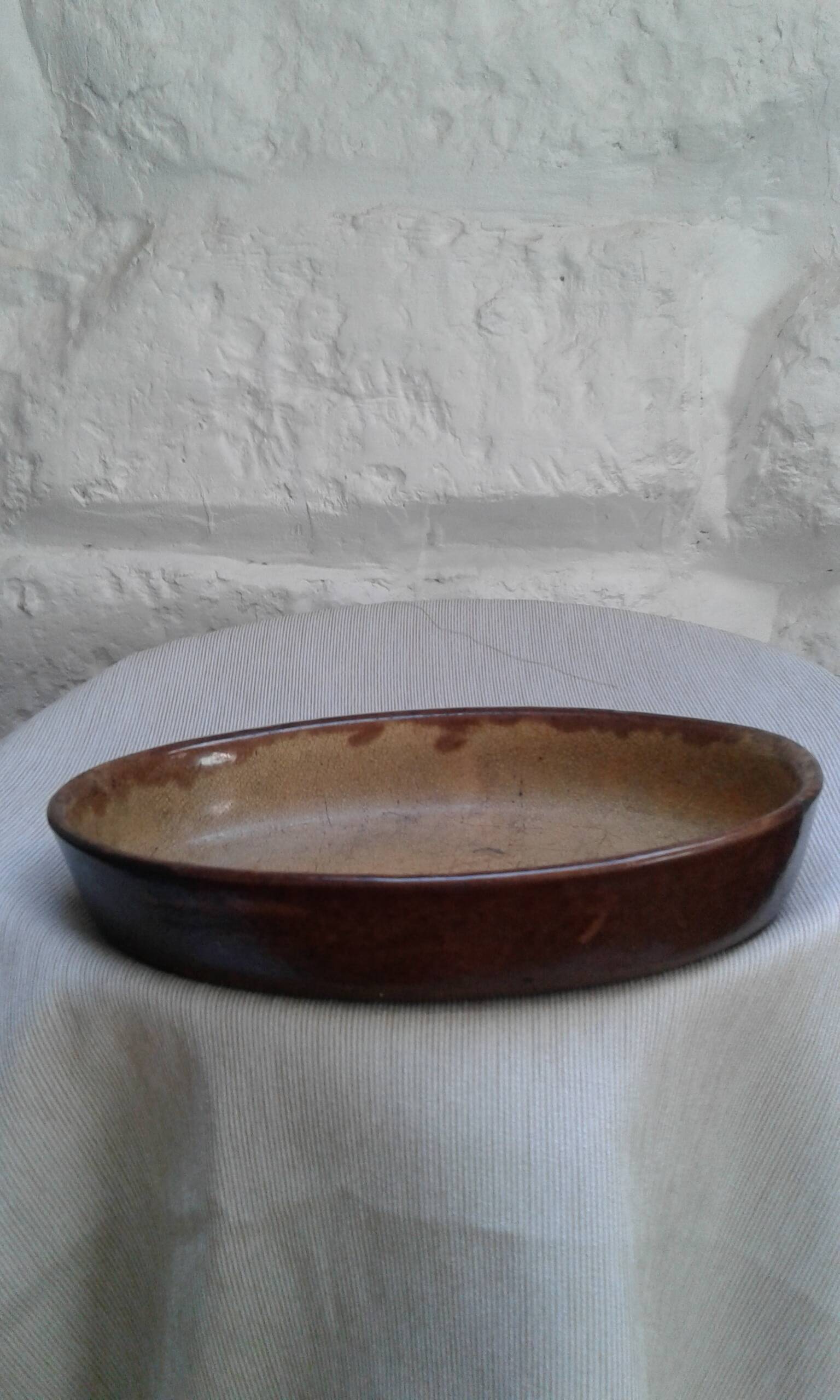 Plat ovale Gustave Debruyn & fils.