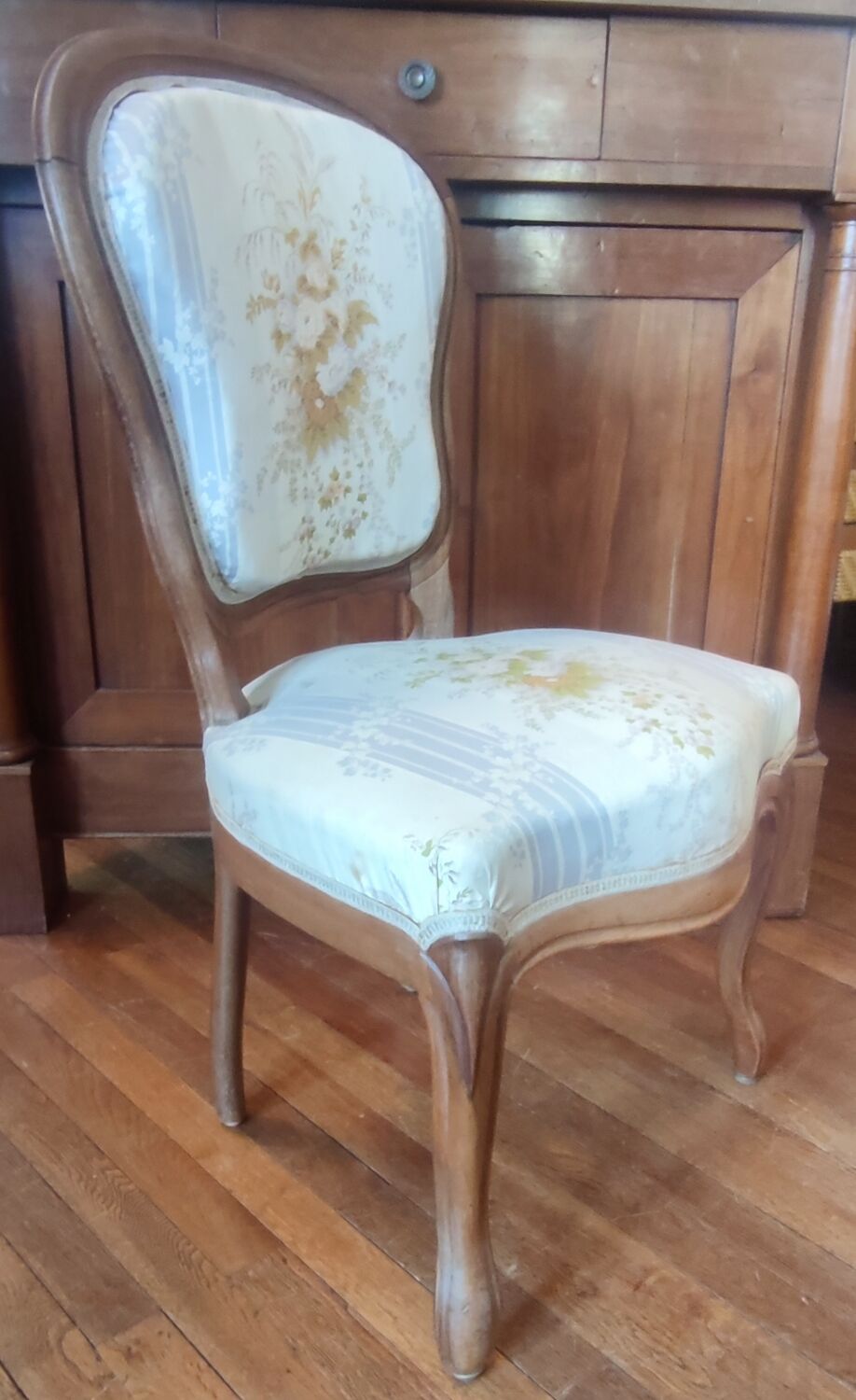 Paire de chaises style Louis XV