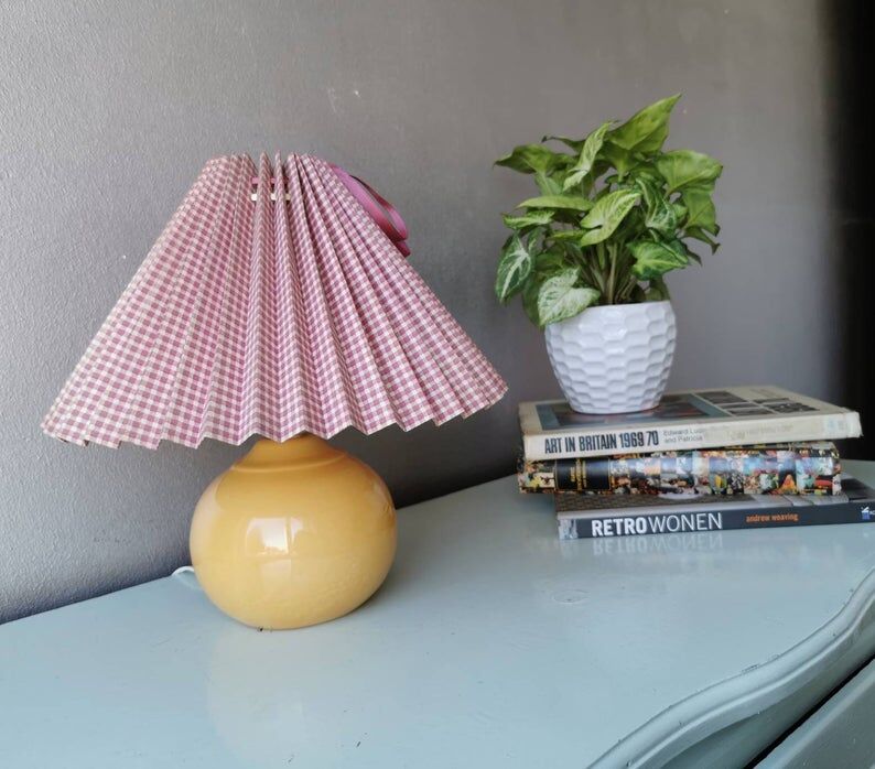 Vintage table lamp 80s