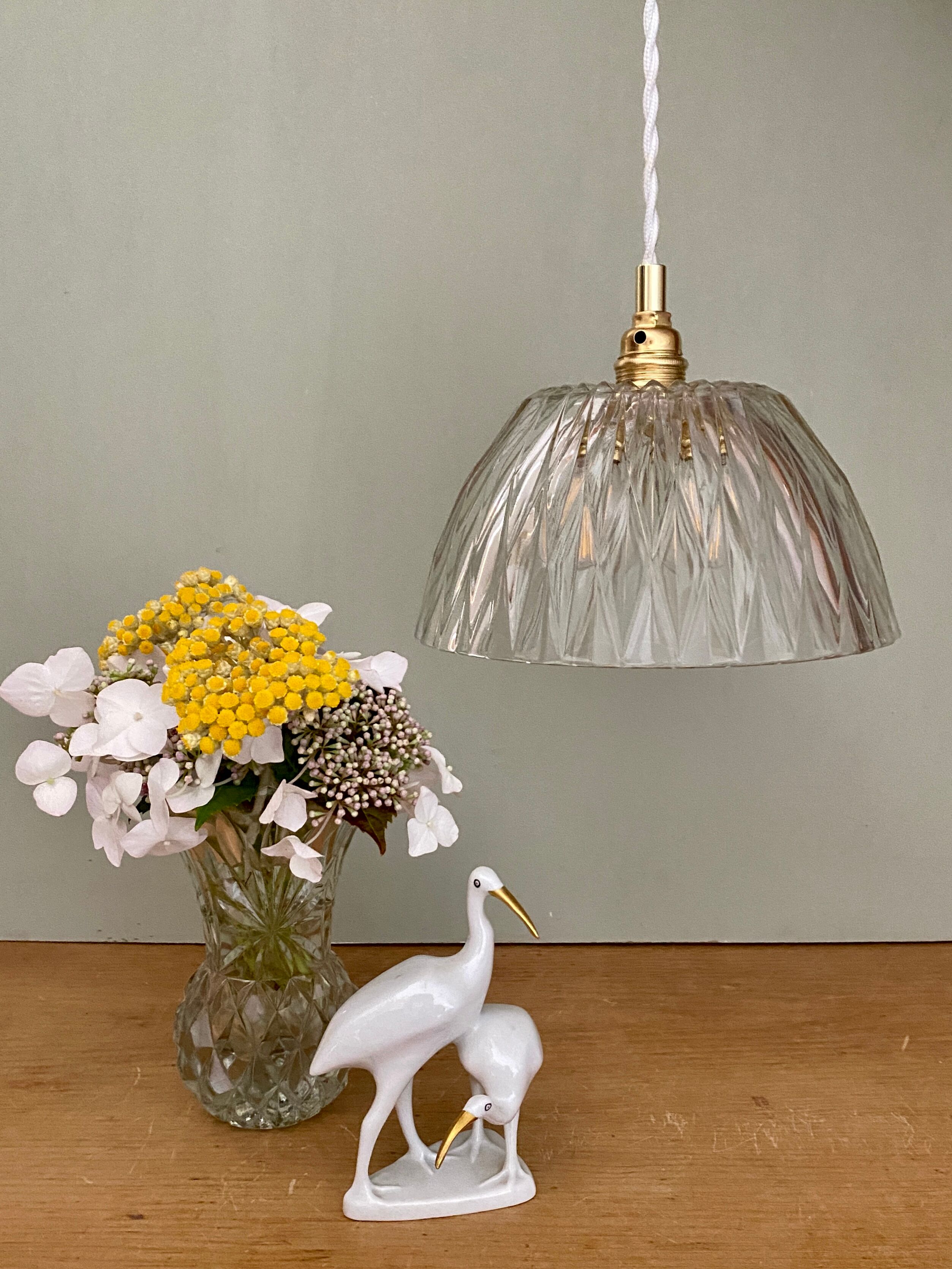 Vintage lamp lamp in molded glass